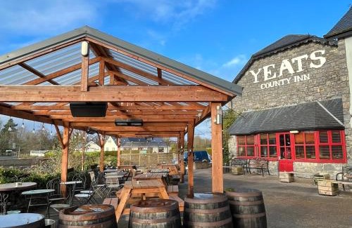 Curry Hotel | The Yeats County Inn Hotel