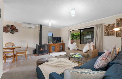 Turangi House | The Yellow Cottage - Turangi Holiday Home