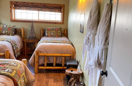 Phelps Bed & Breakfast | The Yorkshire Inn