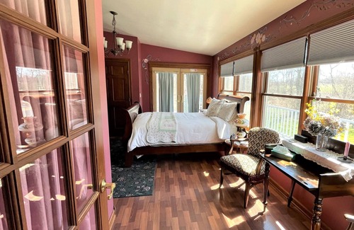 Phelps Bed & Breakfast | The Yorkshire Inn