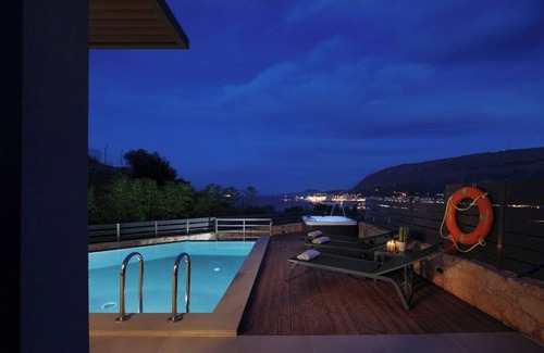 Souda Villa | Thearia 2-bedroom villa in fabulous Chania with private pool and jacuzzi