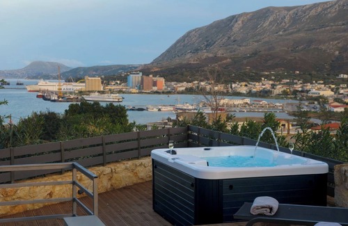 Souda Villa | Thearia 2-bedroom villa in fabulous Chania with private pool and jacuzzi