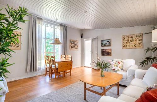 Vintrosa Apartment | Theo & Lilis countryside apartment