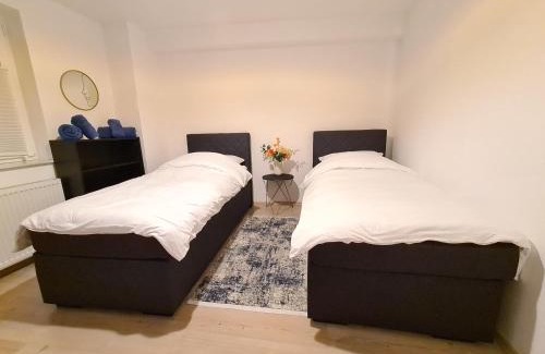 Seckenheim Apartment | Theox Apartment No 6 Royal Blue für 4 Personen