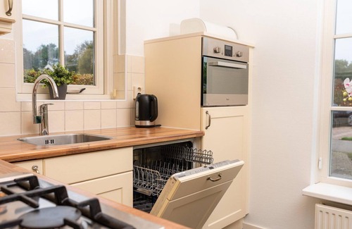 Hoge Hexel House | These comfortable villas are on Buitengoed Het Lageveld in a beautiful wooded area, near Almelo and Enschede, in beautiful Twente.