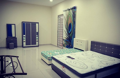 Sungai Pelek House | Thibas Homestay Sungai Pelek