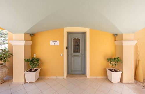 Frourion House | THIMARI. Unique location, one min from the beach!