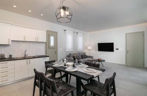 Milos Villa | Thiopetra Villa Pumise