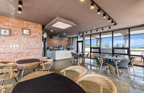 Seongsan Hotel | Thira Hotel
