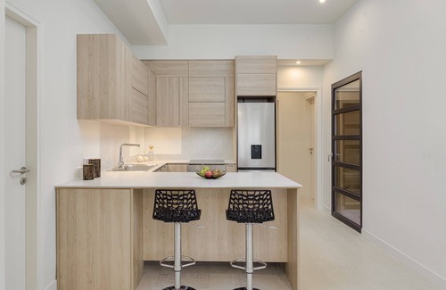 Anafiotika House | THIRAMENOUS RESIDENCE - SIX BEDROOM HOUSE with Rooftop Hot Tub