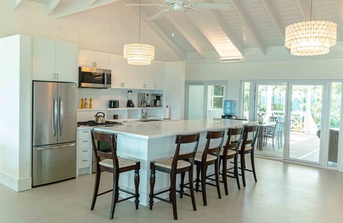 Dunmore Town House | Third Reef - A Beautiful Oceanfront House on the Pink Sands of Harbour Island