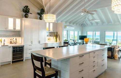 Dunmore Town House | Third Reef - A Beautiful Oceanfront House on the Pink Sands of Harbour Island