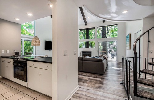 Birchwood Farms House | This 3bd with a loft house in Harbor Springs, Michigan, is an ideal retreat for the whole family