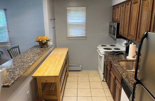 Merion Station Apartment | This apartment is a 2 bedroom(s), 1 bathrooms, located in Narberth, PA.