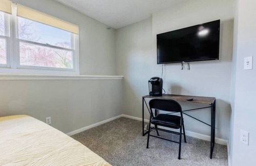 Parkville Apartment | This apartment is a 1 bedroom(s), 1 bathrooms, located in Kansas City, MO.