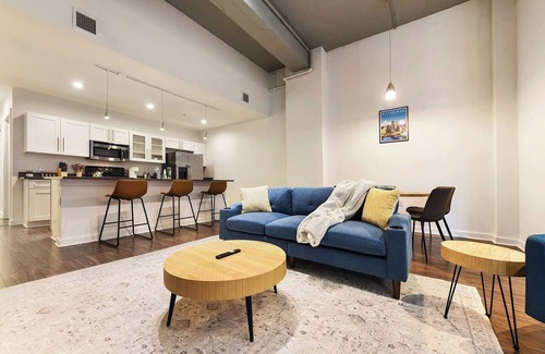Cultural District Apartment | This apartment is a 2 bedroom(s), 2 bathrooms, located in Pittsburgh, PA.