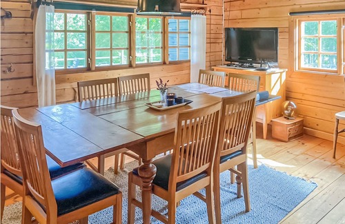 Tranas Municipality House | This beautiful cottage awaits you in a fine location by Lake Noen, in the highlands of Småland and o