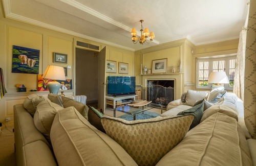 Stowmarket House | This beautiful hall provides all you could want for a wonderful family stay.