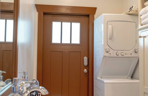 Muenster Bed & Breakfast | This bnb is a 1 bedroom(s), 1 bathrooms, located in Muenster, TX.