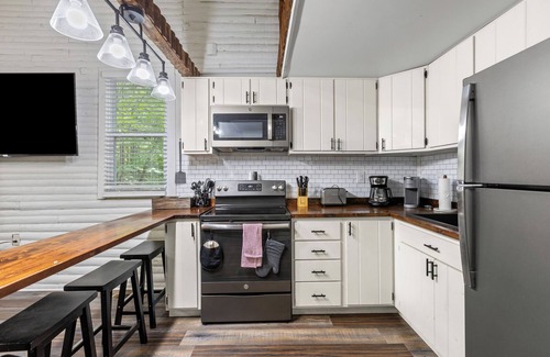 Rogers Cabin | This cabin is a 2 bedroom(s), 1 bathrooms, located in Rogers, KY.
