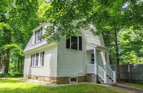 Manchester Cottage | This cottage is a 1 bedroom(s), 1.5 bathrooms, located in Manchester, VT.