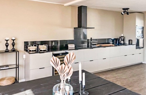 Kopingsvik House | This cottage is located only 750 meters from Köpingsvik's extensive sand dunes with shallow baths.