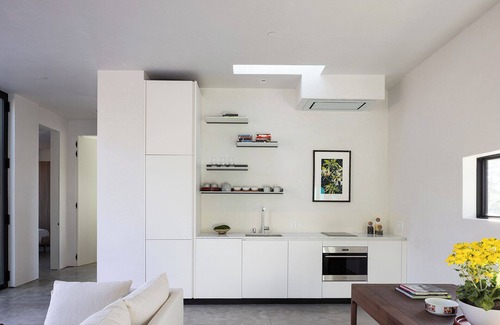 Del Monte Forest House | This guest house is a 2 bedroom(s), 1 bathrooms, located in Pebble Beach, CA.