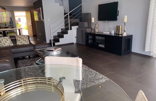 Jolly Harbour Villa | This harbour villa offers an authentic Caribbean experience with a modern flair.