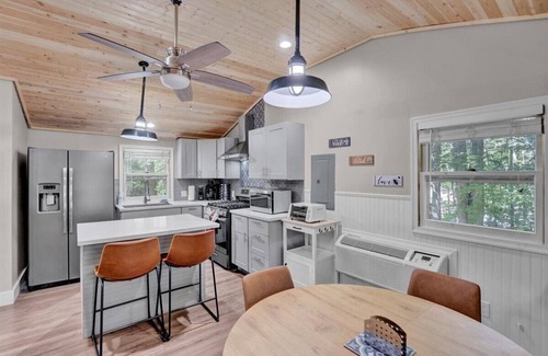 Pocono Lake House | This house is a 2 bedroom(s), 1 bathrooms, located in Tobyhanna Township, PA.