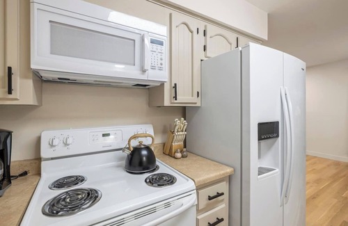 Brookline Station House | This house is a 2 bedroom(s), 1 bathrooms, located in Springfield, MO.