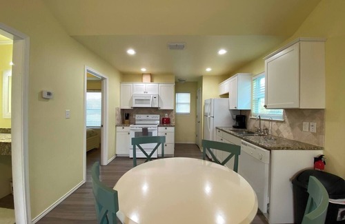 Rockport House | This house is a 2 bedroom(s), 1 bathrooms, located in Rockport, TX.
