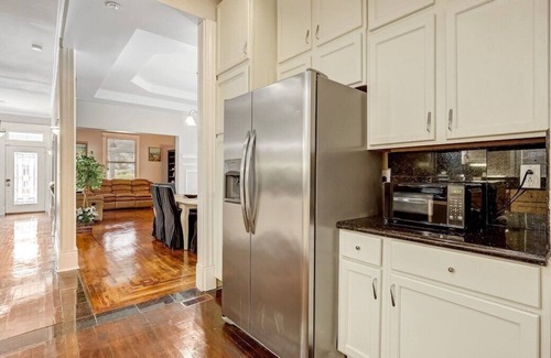 Springfield House | This house is a 3 bedroom(s), 2.5 bathrooms, located in Jacksonville, FL.