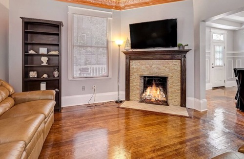 Springfield House | This house is a 3 bedroom(s), 2.5 bathrooms, located in Jacksonville, FL.