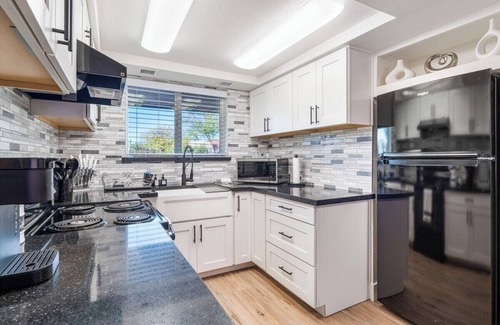 Camelback Park Estates House | This house is a 6 bedroom(s), 4 bathrooms, located in Scottsdale, AZ.