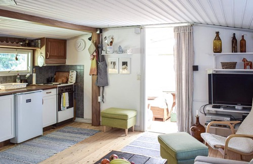 Norrkoping House | This house offers you a large plot with plenty of space to stay and only 350m from the swimming lake