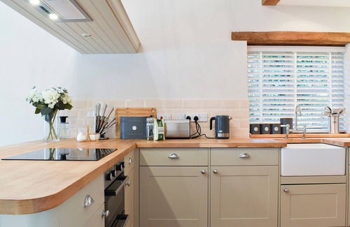 Winterslow Cottage | This is a great base to explore Salisbury and the surrounding countryside.