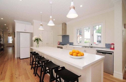 Vincentia House | This Is It - stylish 4-bedroom Vincentia retreat