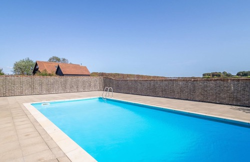 Bawdsey Apartment | This lovely holiday home on The Manor House Estate in Bawdsey provides a peaceful location for a fam