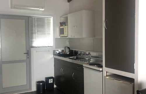 Waipukurau Hotel | Thornton Lodge Motel