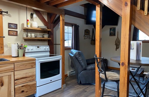 Lansing Cabin | Thornwood Cottage is the perfect little get away