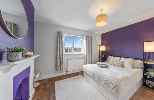 Chatham Villa | Thorold House Charming house for long stays