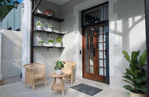 Three Anchor Bay Apartment | Three Anchor Heart