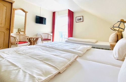 Waldeck Hotel | Three bed room - Landhotel Edersee