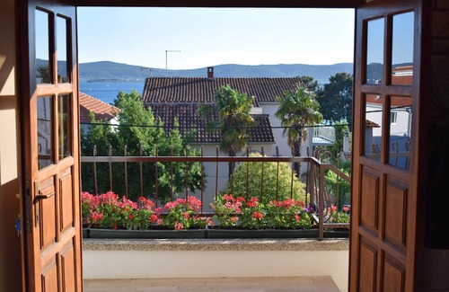 Sveti Filip i Jakov Apartment | Three bedroom apartment with balcony and sea view Sveti Filip i Jakov, Biograd (A-4299-a)