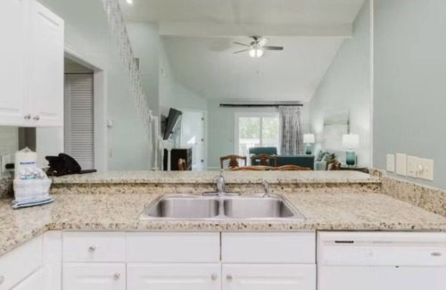 Shipyard Plantation House | Three Bedroom Townhome Near the Beach