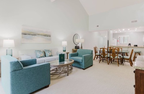 Shipyard Plantation House | Three Bedroom Townhome Near the Beach