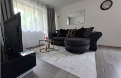 Brighton Apartment | Three Bedroom Apartment