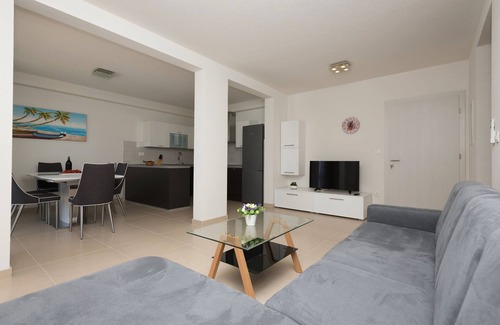Zivogosce Apartment | Three bedroom apartment near beach Živogošće - Mala Duba, Makarska (A-19149-c)