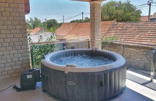 Drinovci Apartment | Three bedroom apartment with terrace Bačići, Krka (A-24721-a)