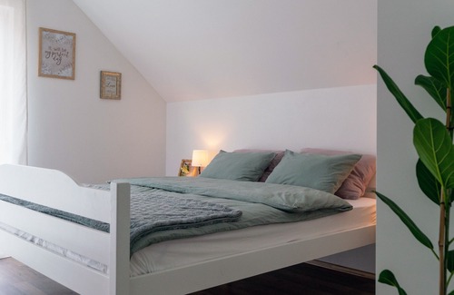 Cerknica Apartment | Three-bedroom apartment at Villa Cerkniško jezero